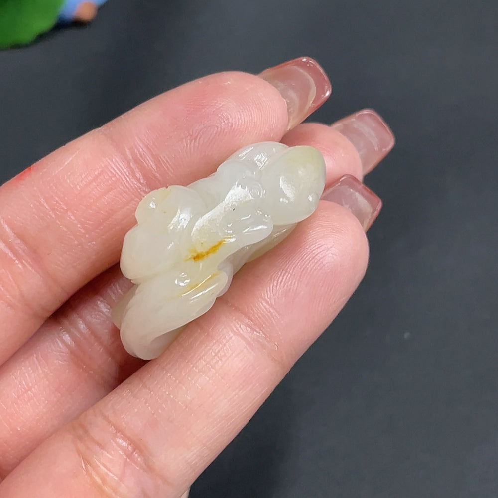 Hetian Jade Pendant, Ruyi, Undetermined Skin Color Origin, Total Weight Approx. 16.6g