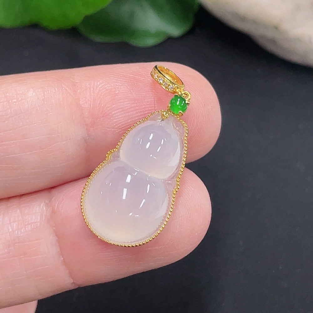 Jadeite Gourd Inlaid Pendant 18K Gold Total Weight Approx. 2.3g (With Diamond Accents)