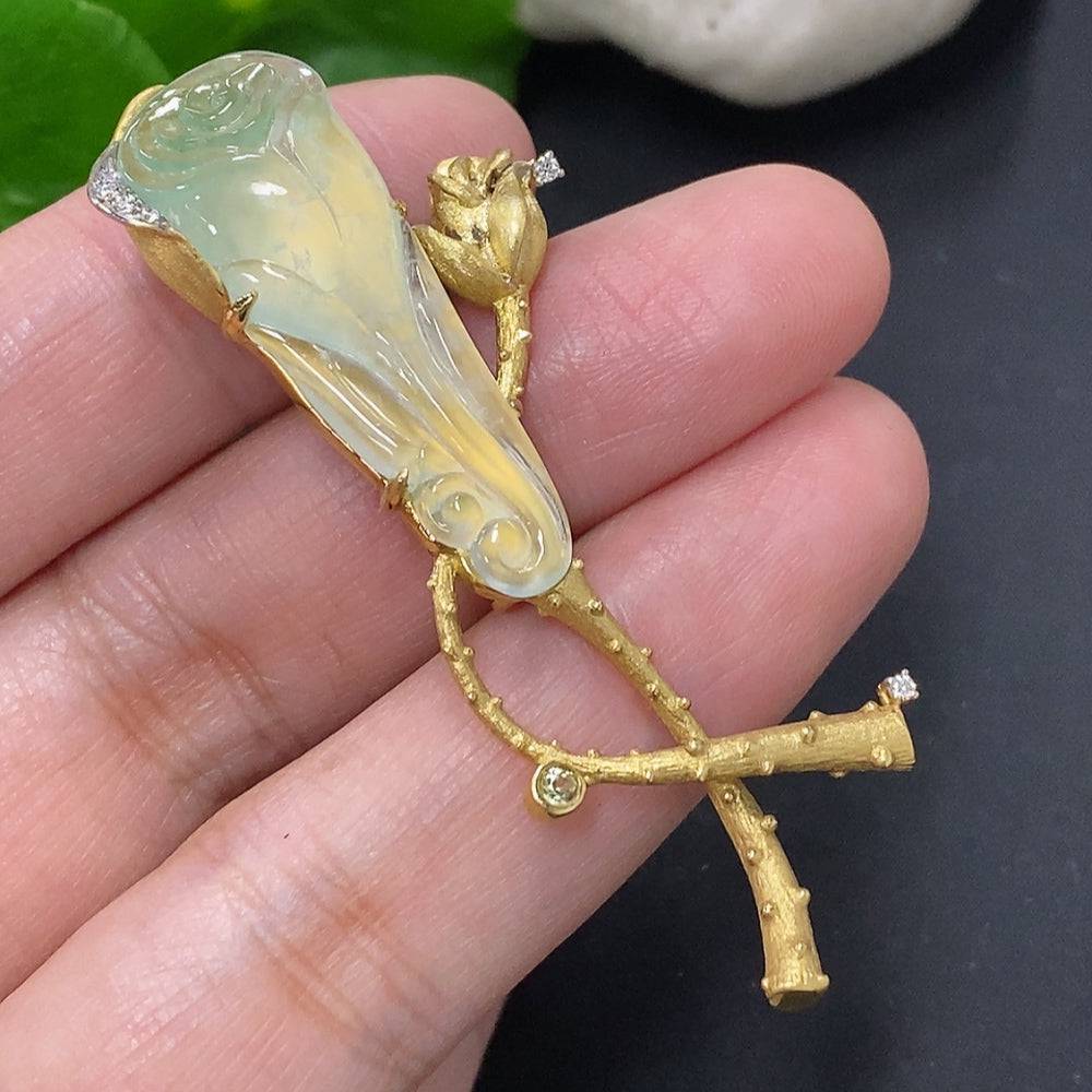 Huiliu Jadeite brooch with inlaid diamonds, featuring a detailed jade design and colorless diamond accents, certified by Huiliu HQ.