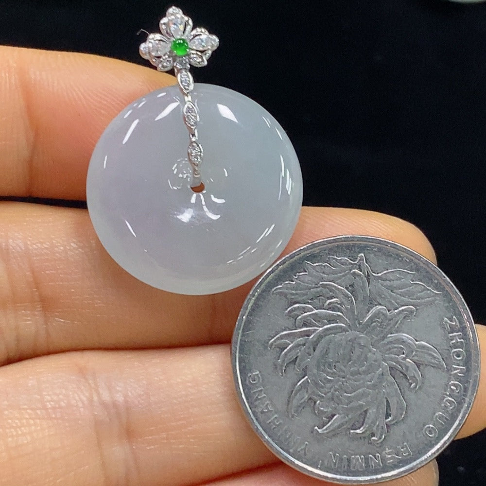 Jadeite safety buckle pendant by HUILIU HQ, featuring a smooth jade pendant with an 18k safety clasp, weighing approx. 5.82g.
