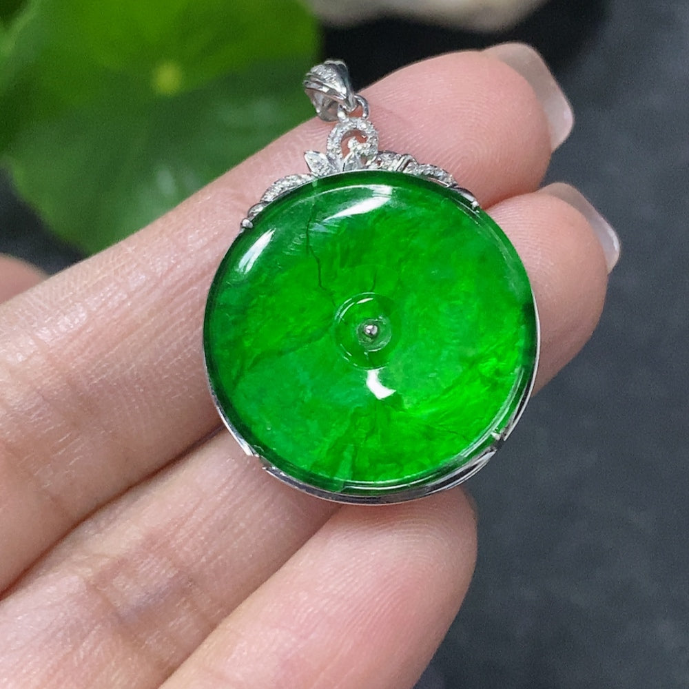 Jadeite inlaid safety buckle pendant with diamonds about with cracks/damage | Huiliu Certified