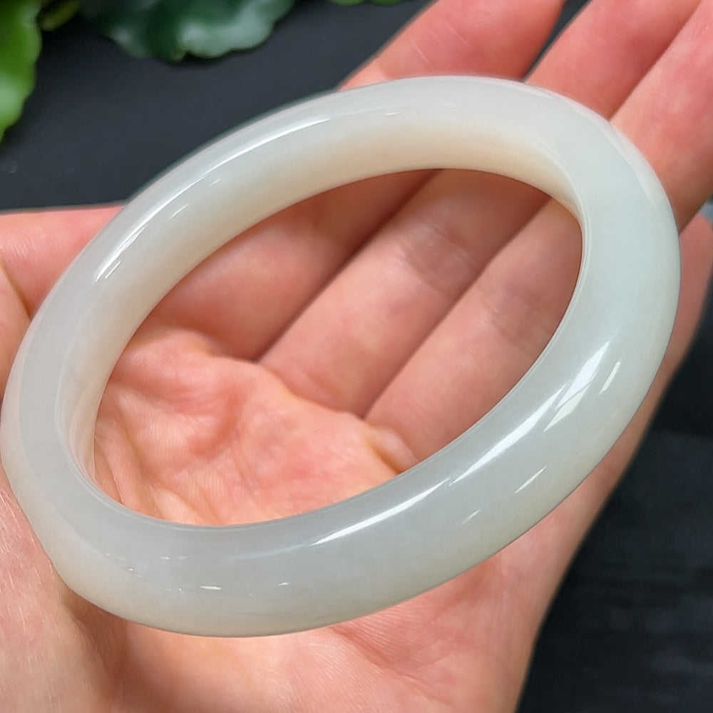 HKHQ Hetian Jade round bracelet, 58.9mm size, approx. 54.15g, showcasing smooth, polished jade beads.