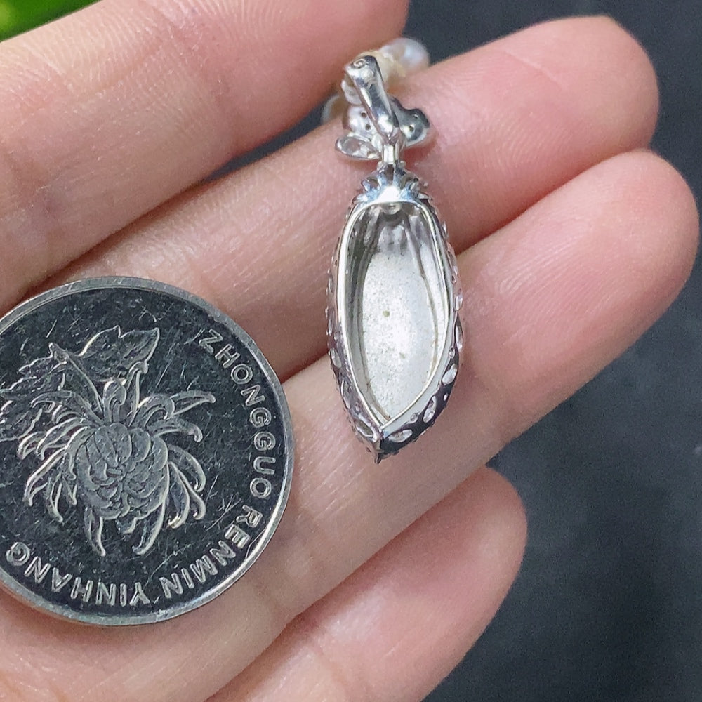 Jadeite freeform inlay pendant with 18K gold details, displayed on a non-grade A chain, weight approx. 12.1g, by HUILIU HQ