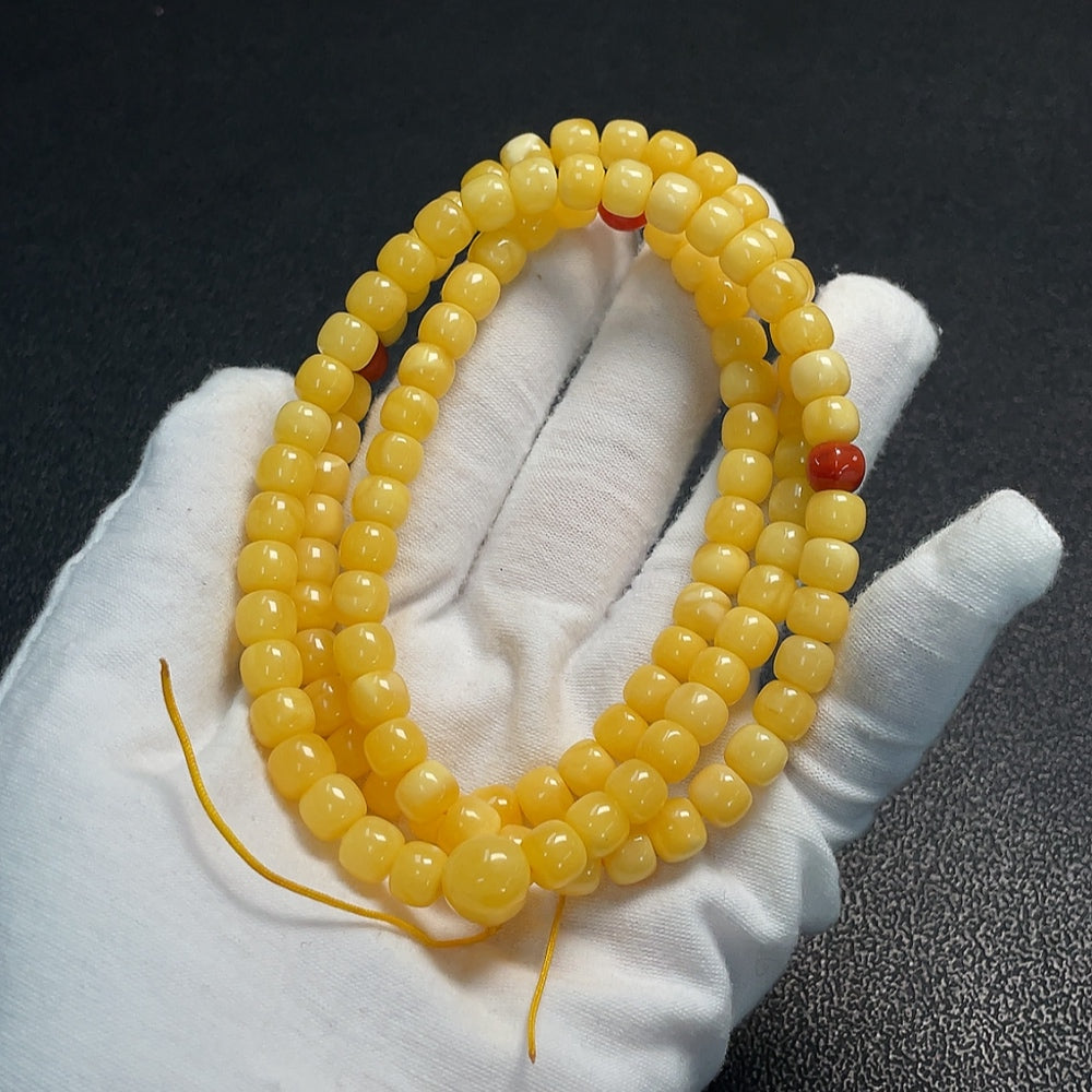 Amber and Beeswax Bead Bracelet with Southern Red Agate, Non-Natural Accent Stones Considered, Total Weight Approx. 25.92g, Size About 7mm