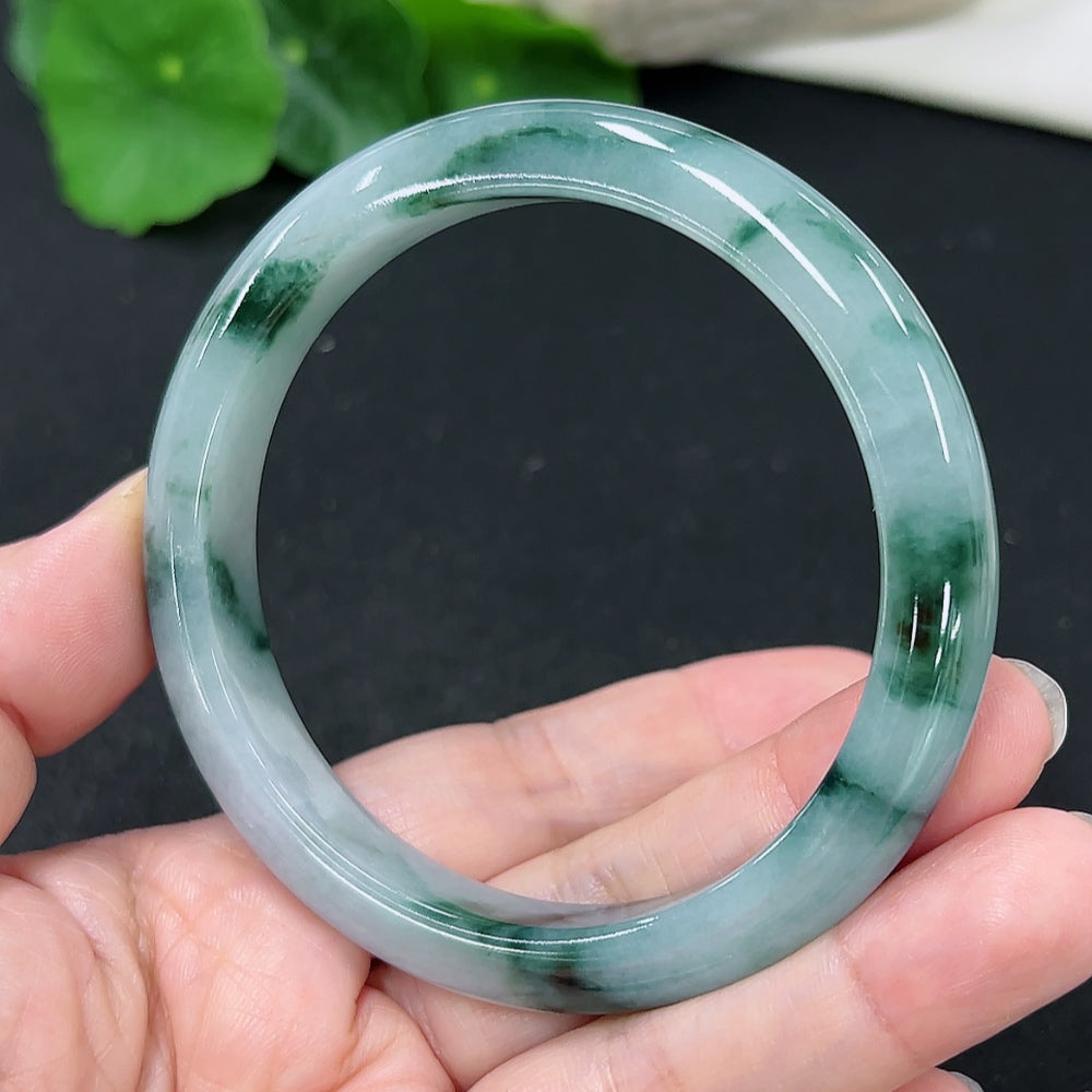 HKHQ jadeite round bangle, size 59.5, 47.4g, smooth green jade bracelet with polished surface and circular shape.