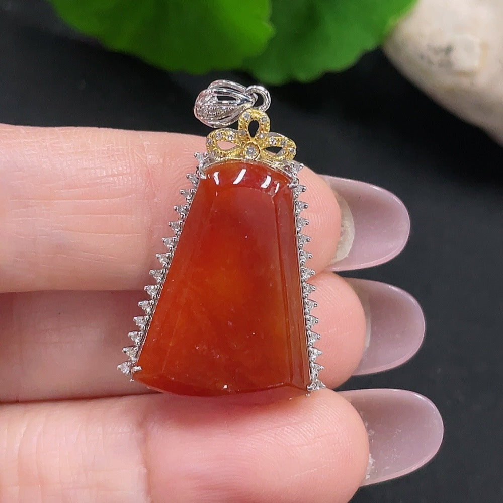 Jadeite Plain Pendant with 18K Gold Setting, Total Weight Approx. 4.7g (Accented with Diamonds)