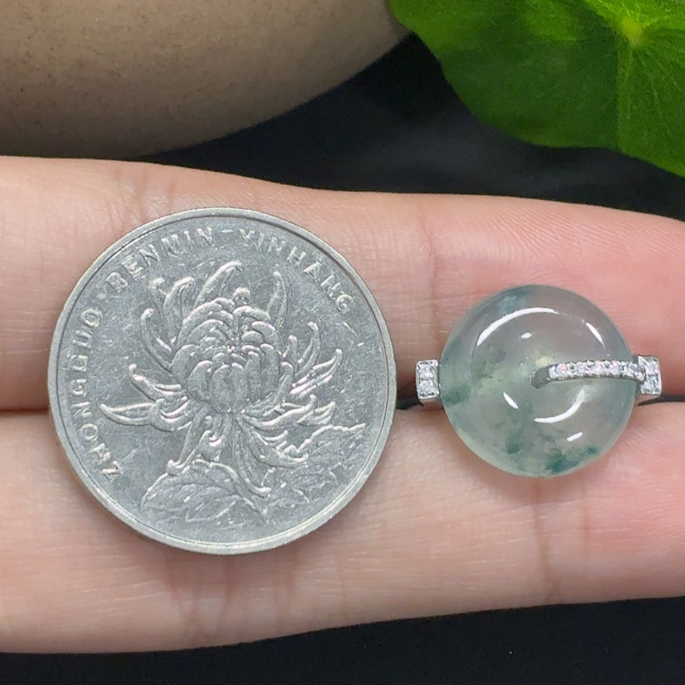 Jadeite inlaid ring with diamond