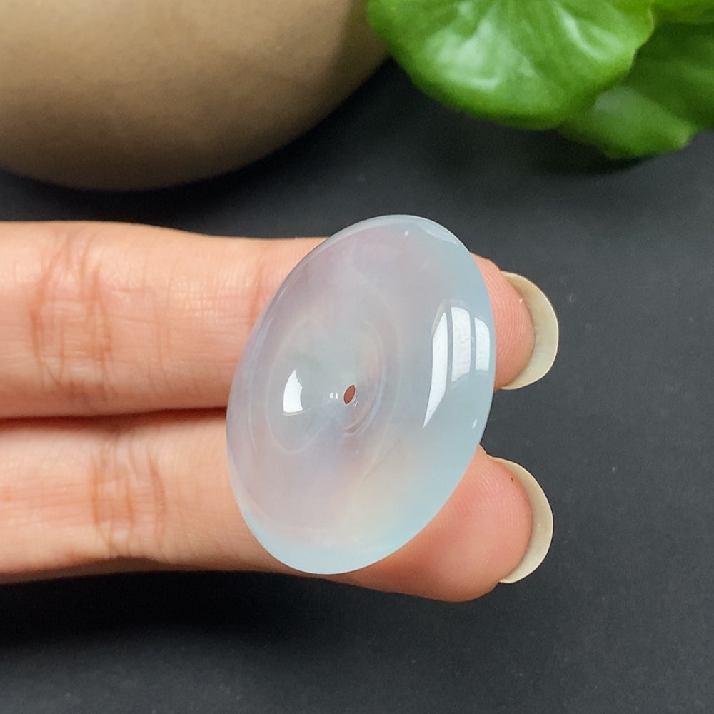 Jadeite pendant safety buckle from HKHQ, featuring a smooth jade stone with an 11.42g weight and secure buckle design.