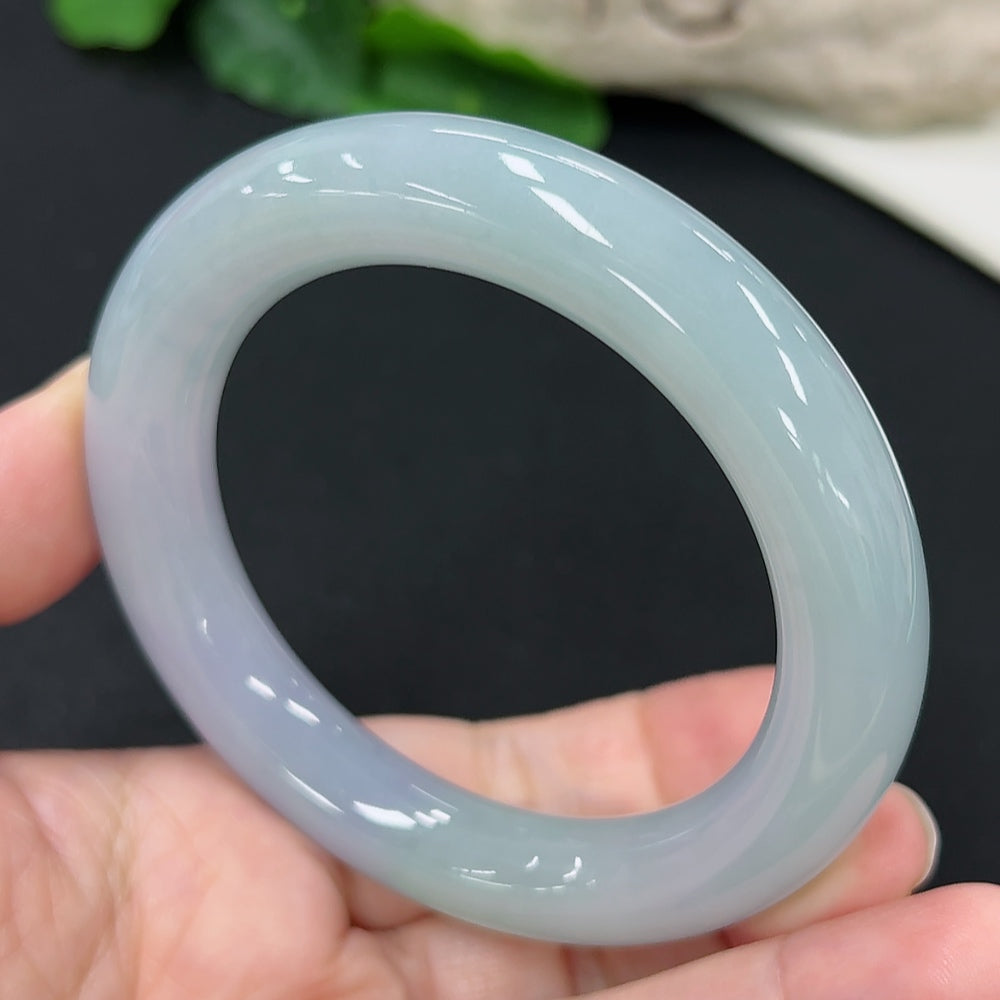 HKHQ jadeite round bangle, size 55.2, weighing 73.56g, showcasing smooth, polished jadeite surface and elegant bracelet design