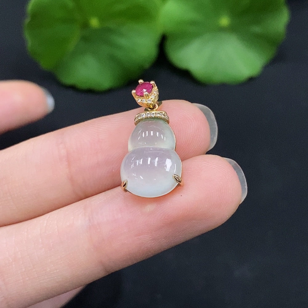 Jadeite Gourd Inlaid Pendant 18K Gold Total Weight Approx. 2.15g