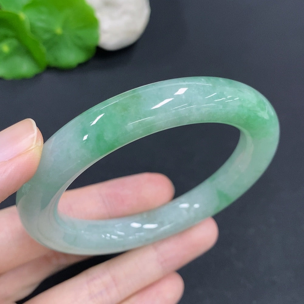 Jadeite Round Bangle