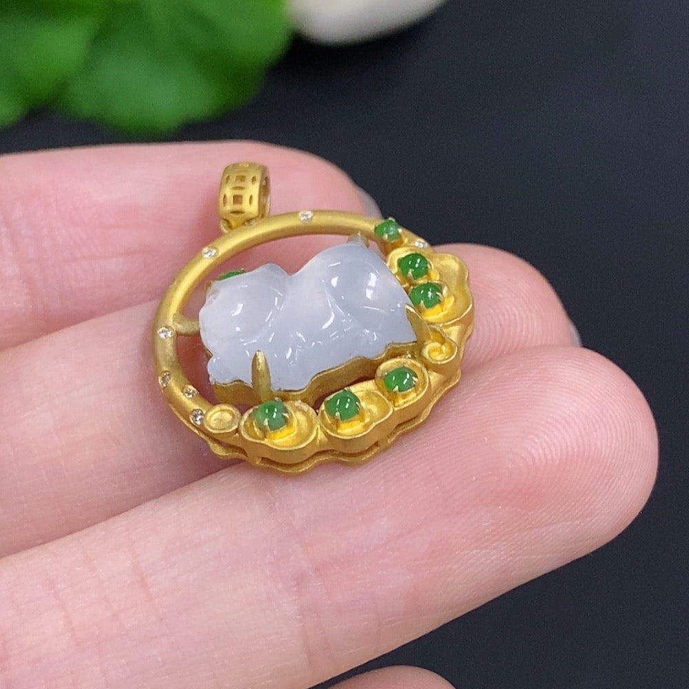 Jadeite Inlaid Pendant with White Back Cover Non-Gold and 18K Gold Rest, Total Weight Approx. 4.1g, Set with Diamonds