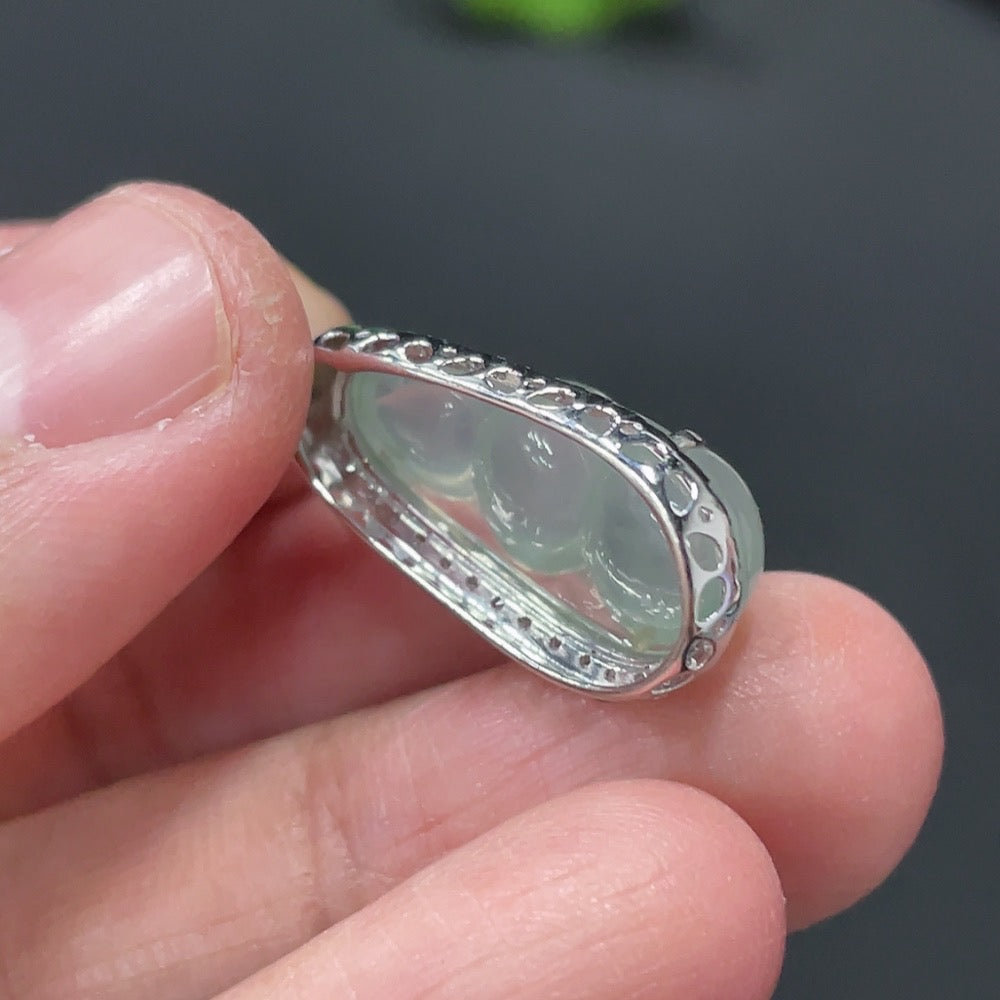 Jadeite Fu Dou Pendant with 18k Gold Setting, Approx. 2.68g