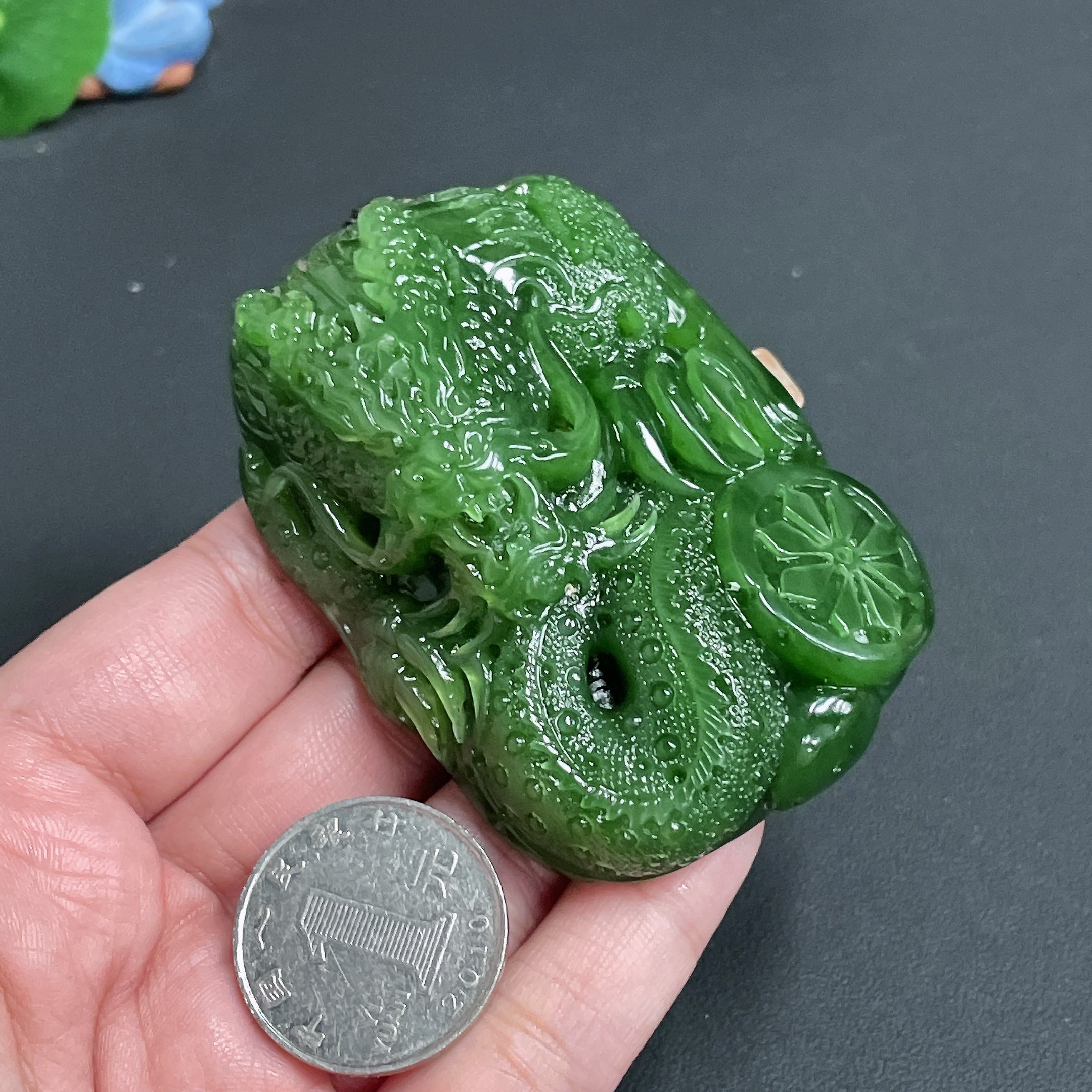 Hetian Jade Handheld Carving 'Dragon Dominates the World' with Cord, Total Weight 150.41g