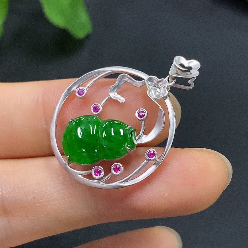 Jadeite Gourd Pendant 18K Gold Total Weight About 2.58g