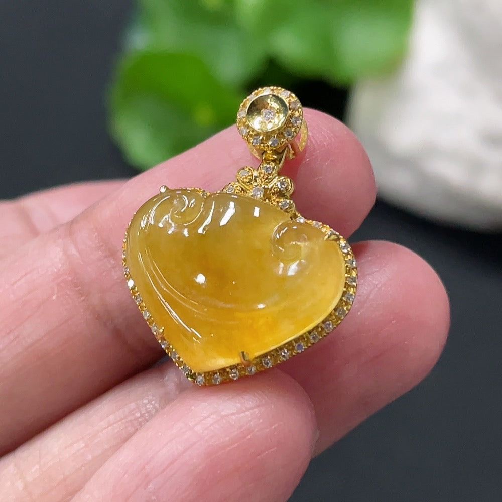 Jadeite Ruyi Inlaid Pendant with 18K Gold and Diamond Accents (Precious Metal May Affect Color) Total Weight Approximately 3.23g