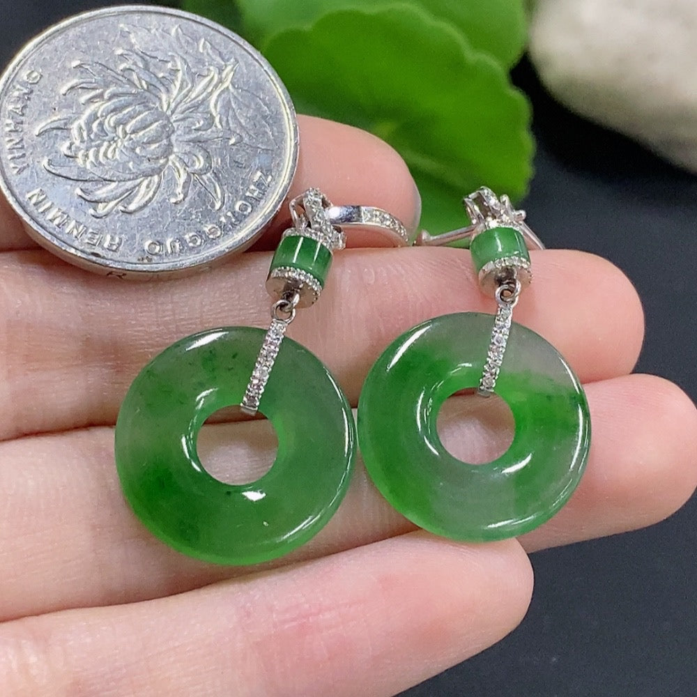 Jadeite donut inlaid earrings with diamond accents in 18k gold, no stamp, weighing approximately 6.7g, crafted by HKHQ.