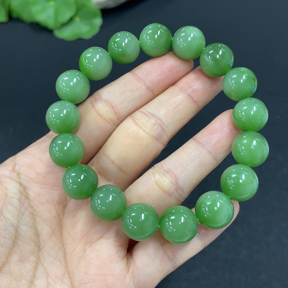HKHQ Hetian Jade Jasper bracelet featuring 11.6mm beads and a total weight of 44.6g, showcasing smooth, polished jade stones.