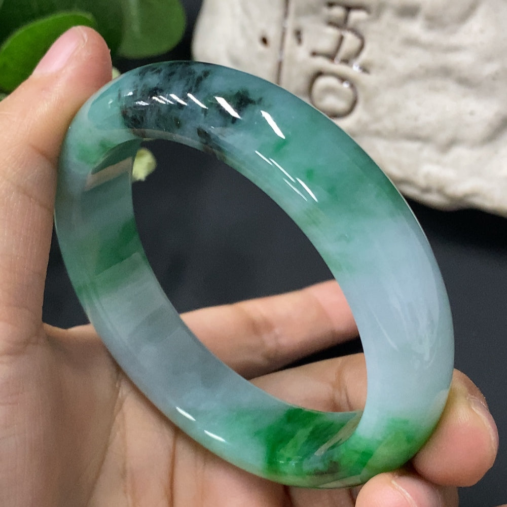 Jadeite Round Bangle 53.8 Loop Size