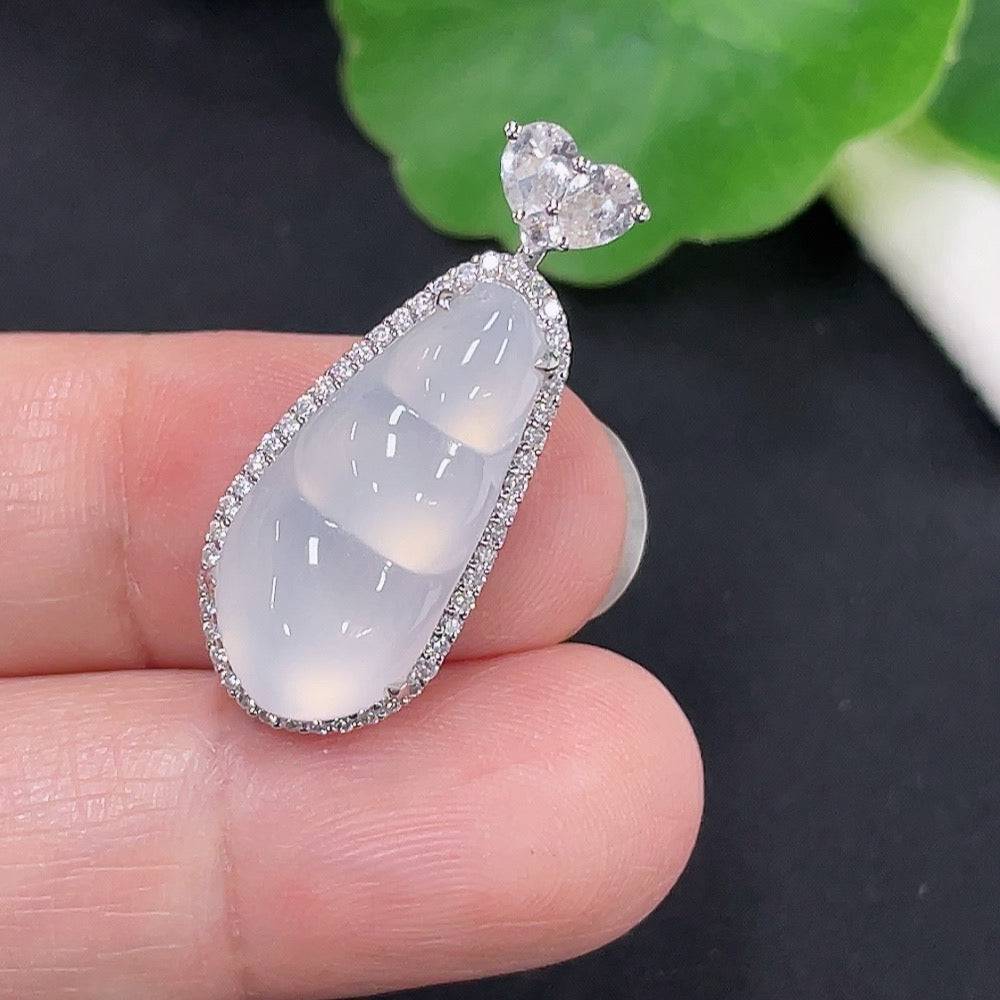 Jadeite Blessed Bean Pendant with 18K gold setting, featuring a smooth jade stone, weight approx. 3.2g, by HUILIU HQ.