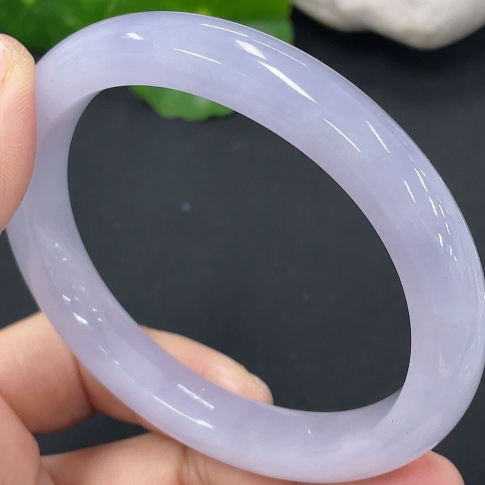 HUILIU HQ jadeite concubine bracelet with green jade, size 54.2/48.2mm, weighing approximately 36.28g, featuring smooth polished surfaces.