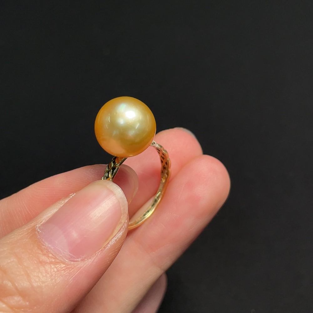 18K Sea Water Pearl Ring, Color Origin Undetermined, Total Weight Approx. 3.9g, Size 16, Stone 11.5mm