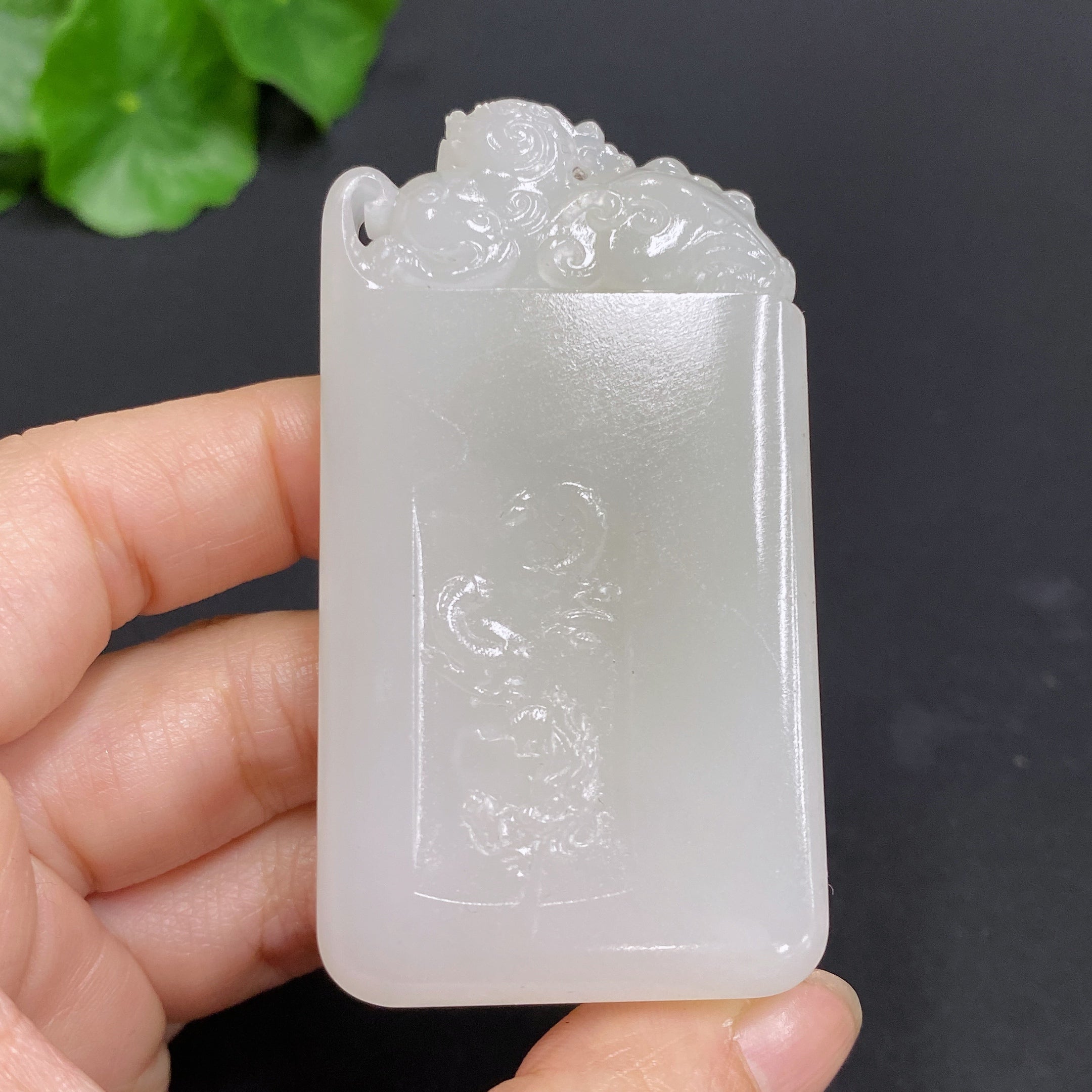 허톈 옥 펜던트 고대 명판 총 중량 약 72.7g