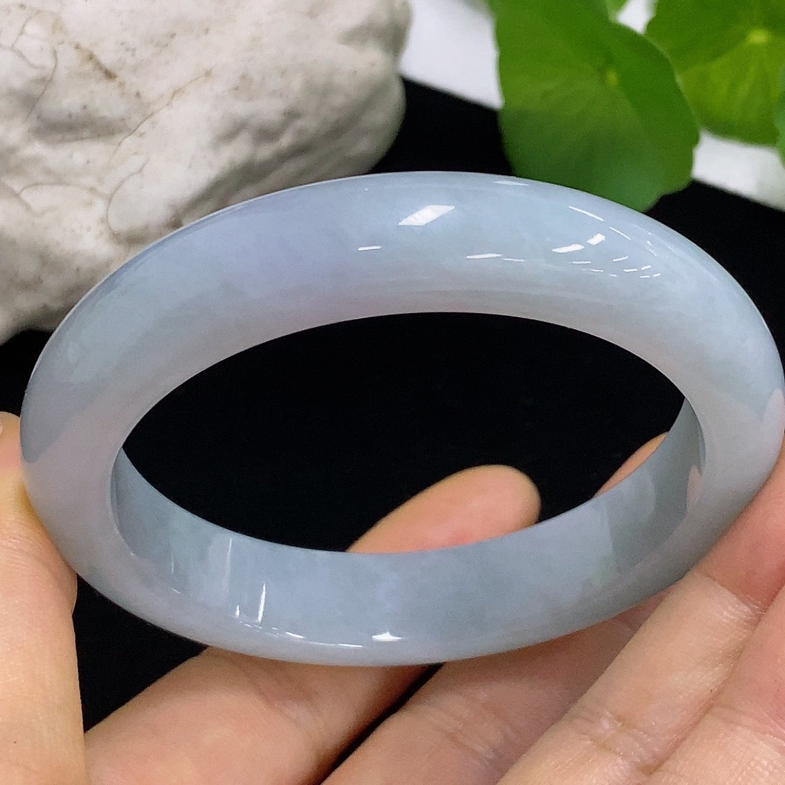 HKHQ jadeite round bangle in size 56.7, weighing 61.15g, showcasing smooth, polished jadeite bracelet with a glossy finish.