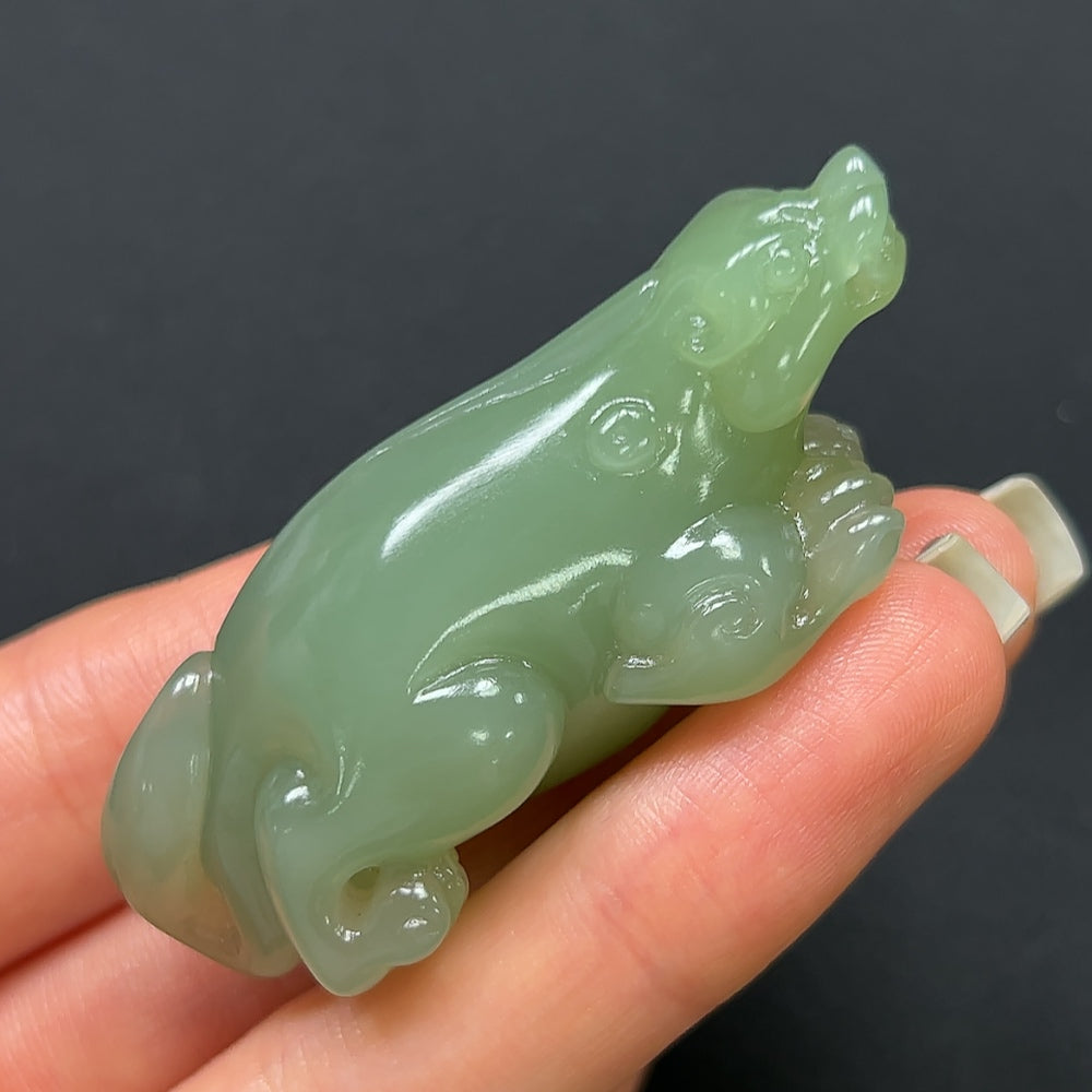 Hetian Jade Pi Xiu pendant, traditional Chinese jade jewelry, carved Pi Xiu figure, weighs approximately 40 grams, crafted by HKHQ.