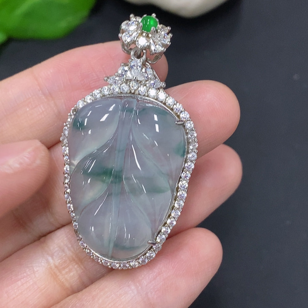 Jadeite leaf inlaid pendant Non-gold inlaid Total product weight about 8.5g (top bead non-A)