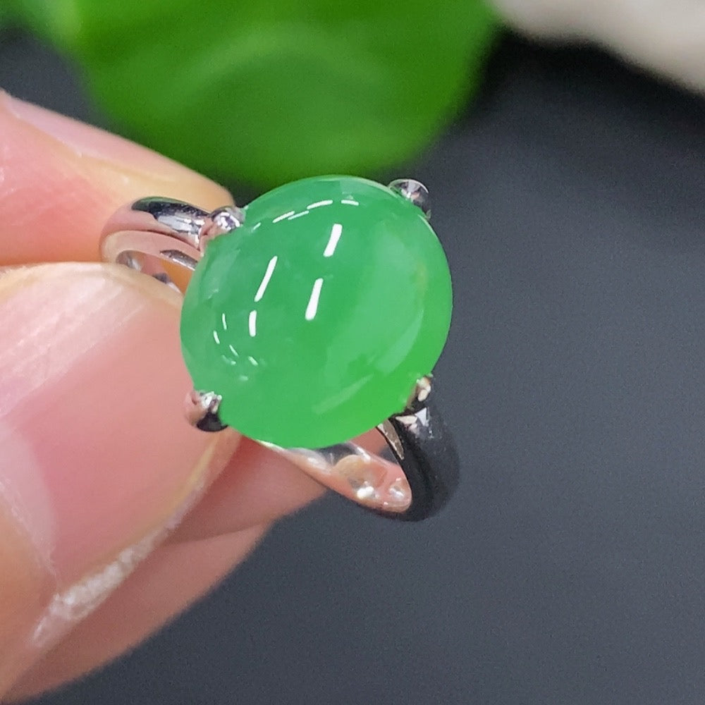 Jadeite Cabochon Ring 18k Gold
