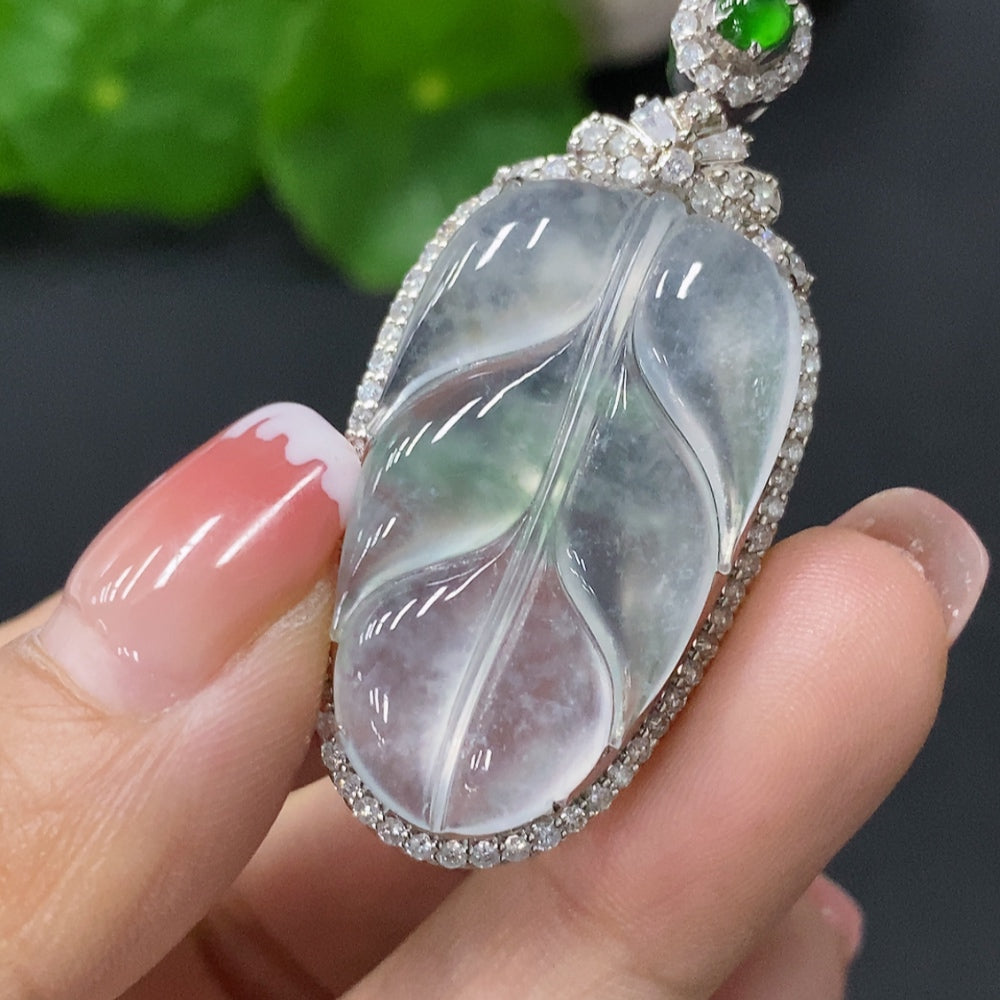 Jadeite Inlaid Leaf Pendant 18k Total Weight Approx.8.84g