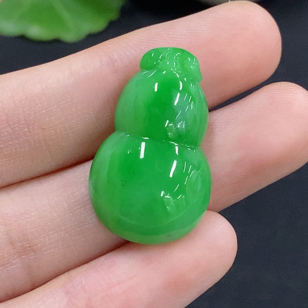 Jadeite gourd inlay piece with intricate design, weighing approximately 4.48g, from HKHQ jade jewelry collection.