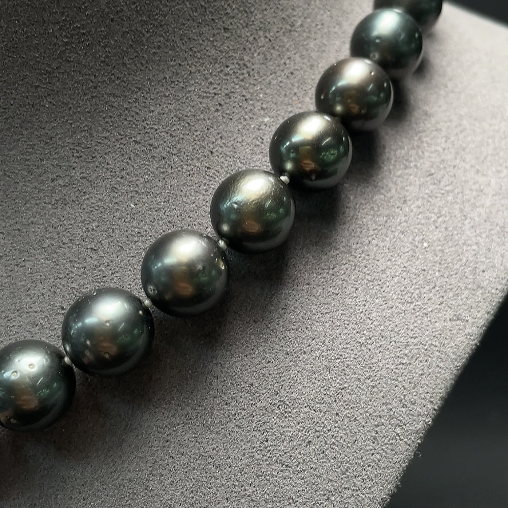 Seawater Pearl Necklace Non-Gold Total Weight Approx. 69.6g Size 8.8-11.7mm