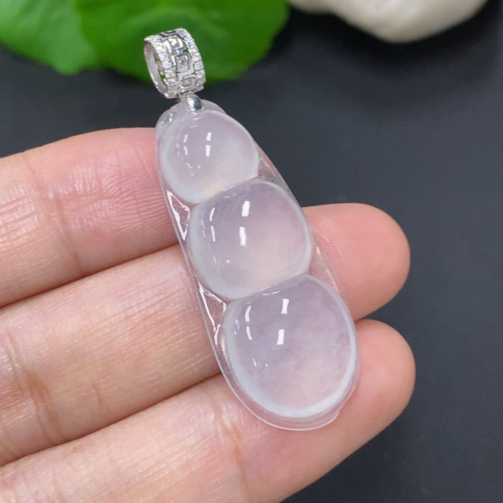 Jadeite lucky bean pendant with 18K gold clasp, HKHQ jade jewelry, smooth green jade stone, approximately 5.6g weight