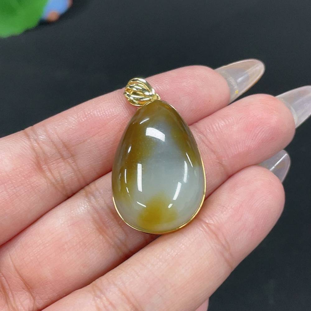 Huiliu HQ Hetian jade inlaid water drop pendant, finely crafted jade jewelry with intricate inlay work and smooth surface