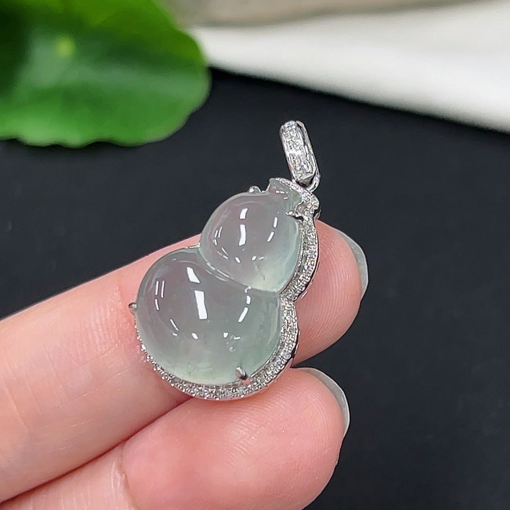 Jadeite gourd pendant with diamond accents on a necklace, 9k gold from HKHQ, weight approx. 4.78g, detailed close-up image.