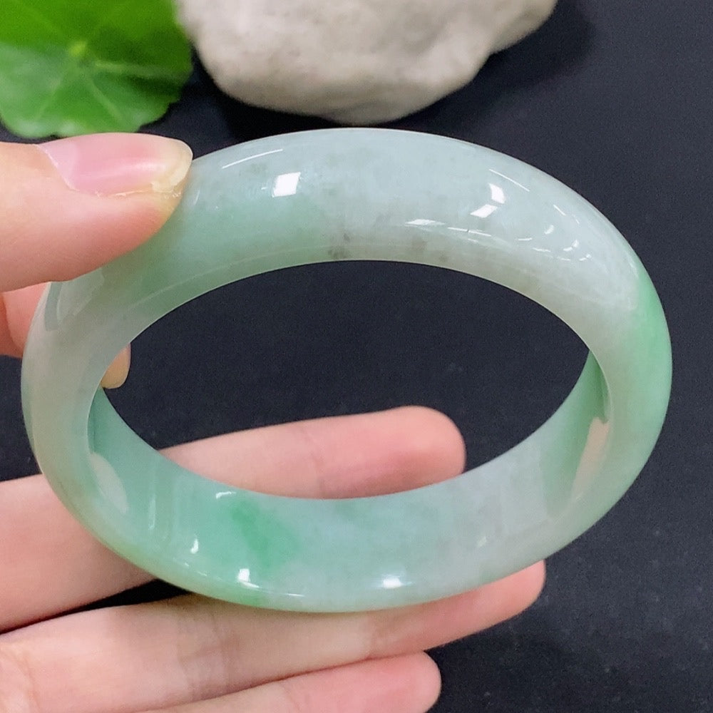 Jadeite round bracelet with size 58.8, approximately 74.38g, featuring smooth jade beads on a jewelry bracelet from HKHQ.