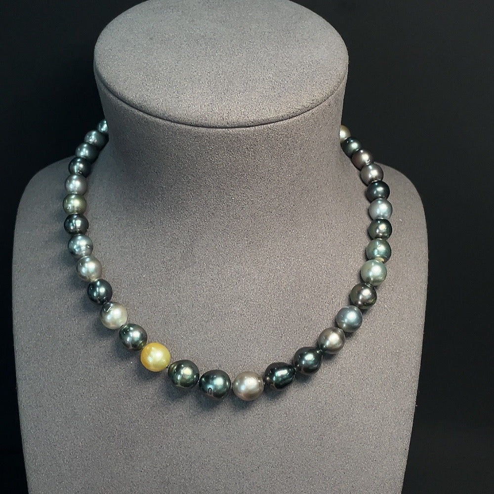 Seawater Pearl Strand Non-Gold Setting Approx. 7.5-10.7mm Total Weight About 51.47g Color Origin Undetermined