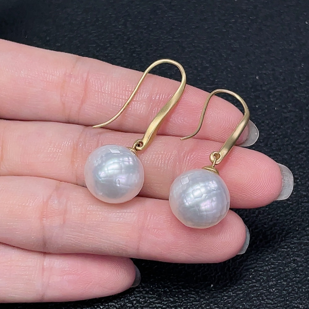 Seawater Pearl Earrings 18k Gold Size About 13.4mm