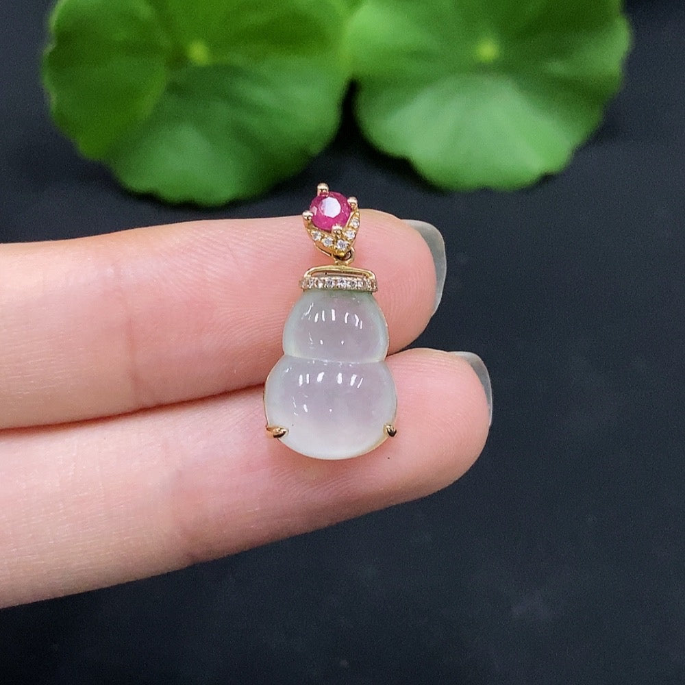 Jadeite Gourd Inlaid Pendant 18K Gold Total Weight Approx. 2.15g