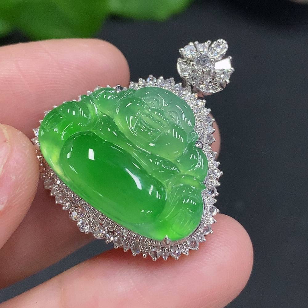 Jadeite Buddha pendant with 18K gold setting and diamond accents, weighing approximately 7.2g, from HUILIU HQ.