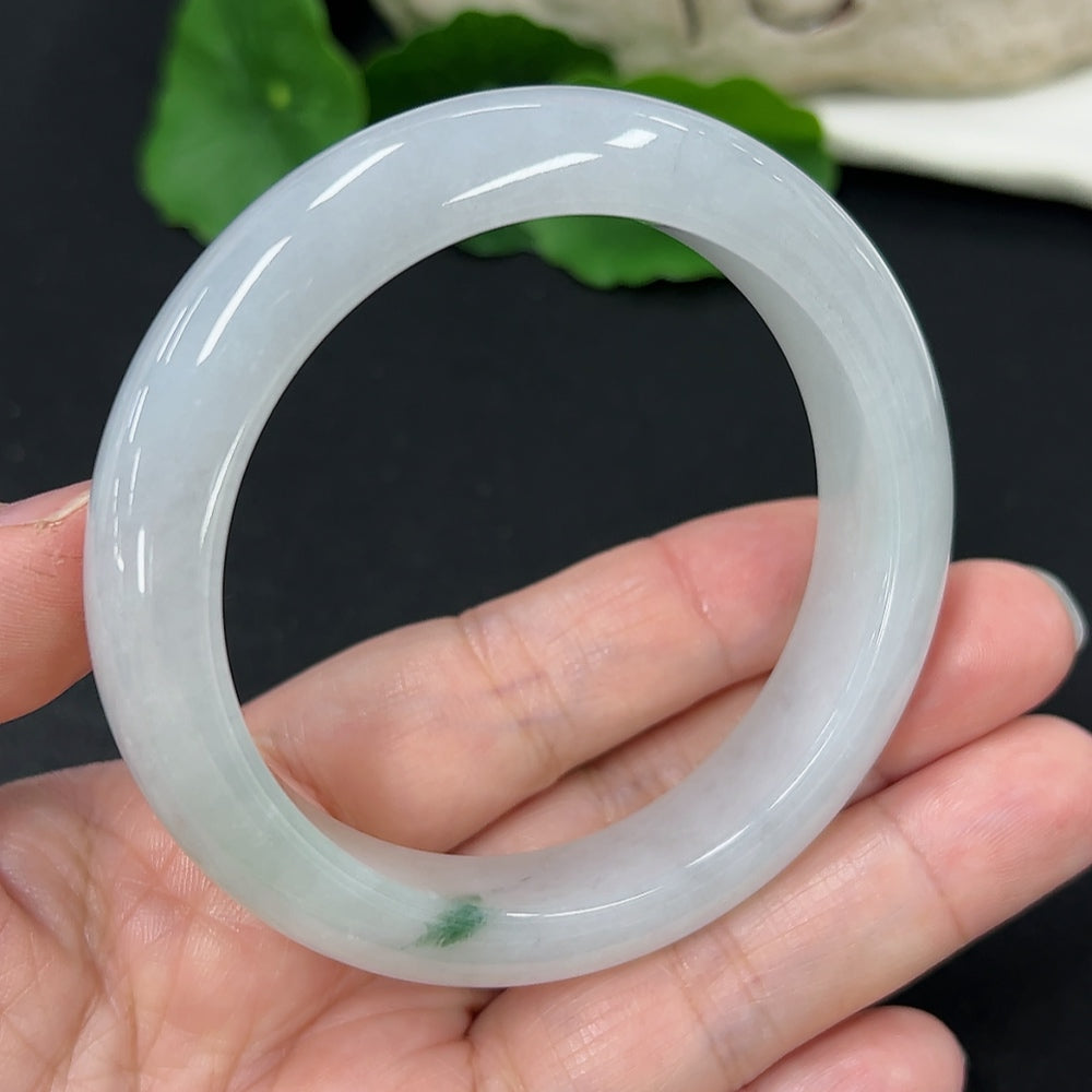 Jadeite round bangle in size 54.6 with a total weight of 59.5g, featuring smooth, polished jadeite surface and HKHQ branding.