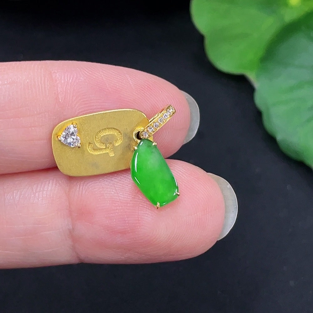 Jadeite Pendant with 18K Gold Setting Total Weight Approx. 2g (with Diamond Accents)