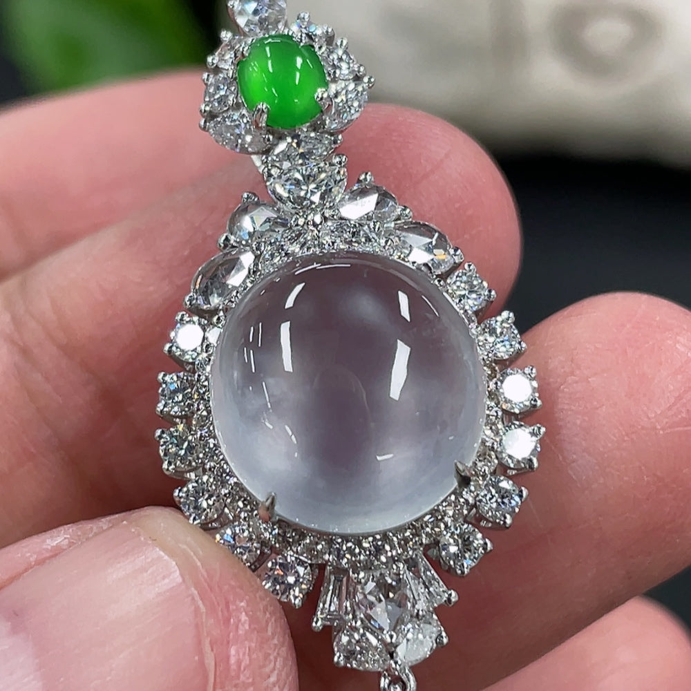 Jadeite Cabochon Pendant, 18K Gold Setting with Diamond Accents, Total Weight Approx. 6.4g