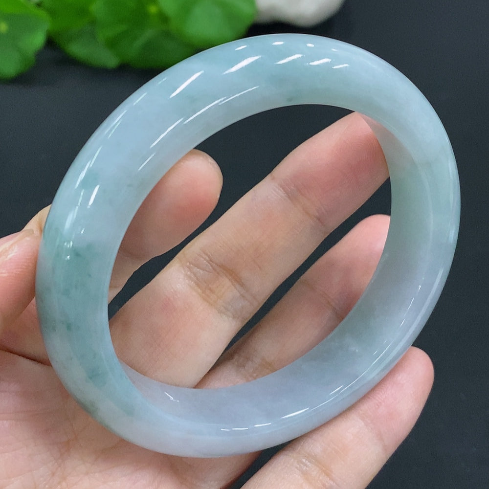 Jadeite round bracelet, size 58, total weight approximately 69.4g