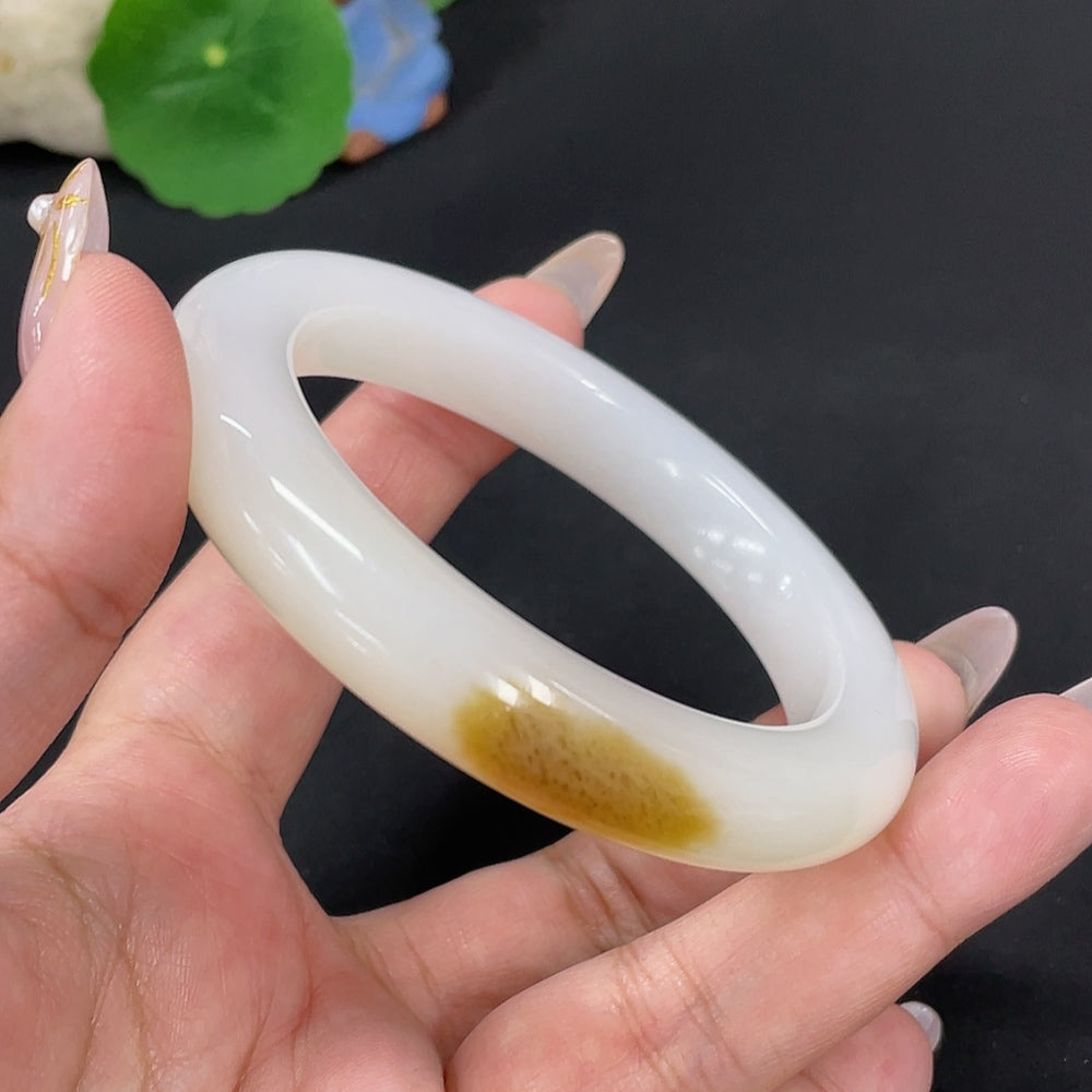 Hetian Jade Round Bracelet Size 57.9 Total Weight Approx. 63.9g Undetermined Skin Color Origin