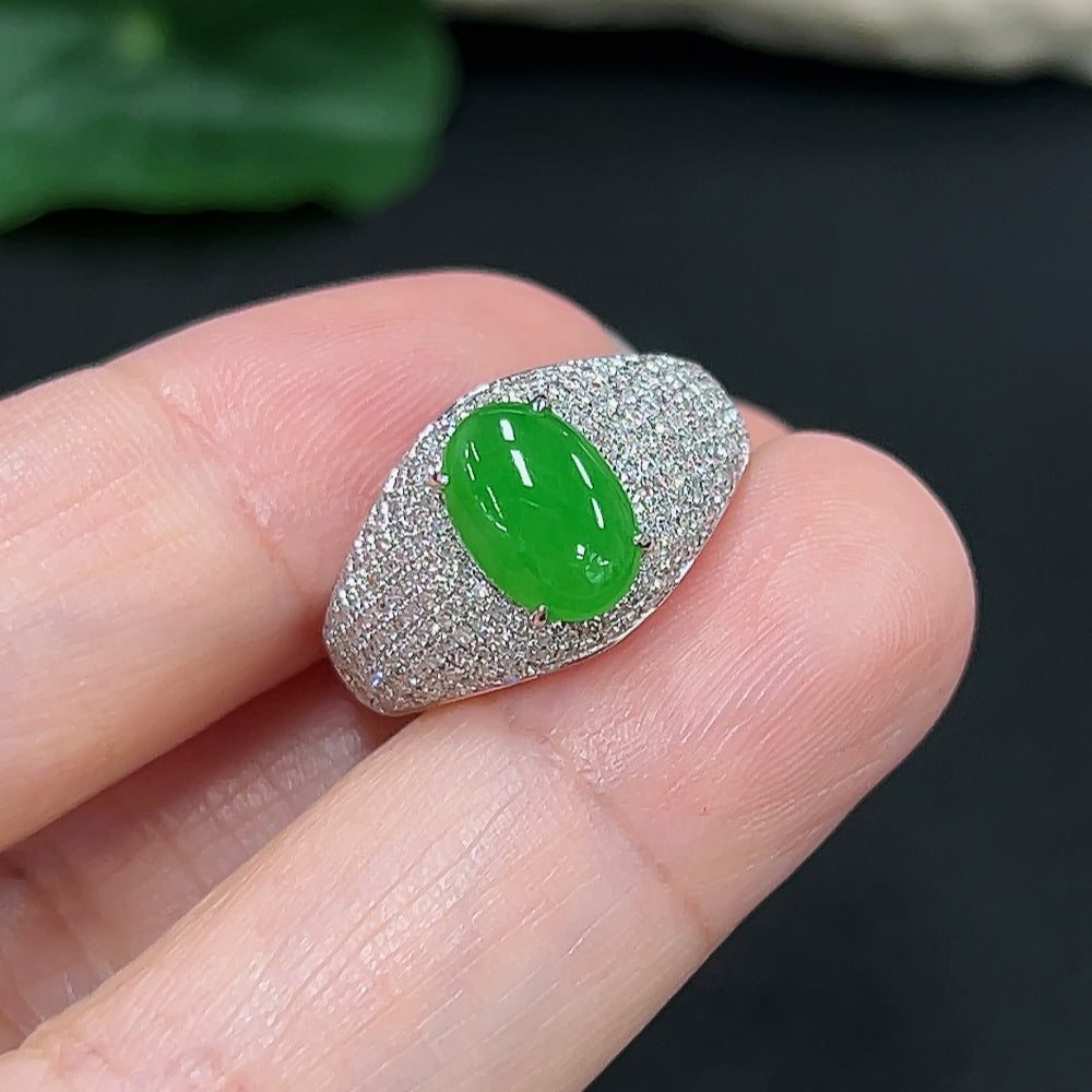Jadeite Cabochon Inlaid Ring 18k with Diamond Accents