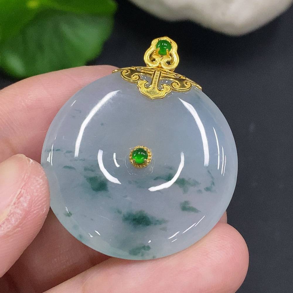 Jadeite safety buckle with 18K gold accents, crafted by HUILIU HQ, weighing approximately 11.2 grams, featuring intricate jade design.