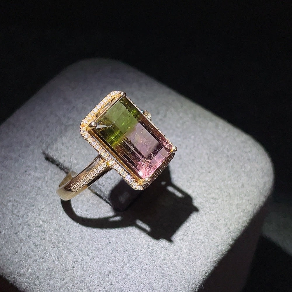Tourmaline Inlaid Ring 18K Gold Size 14 Total Weight Approx. 3.20g Non-Diamond